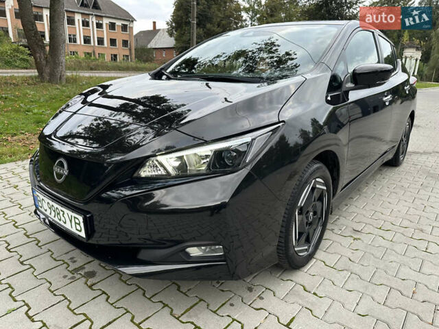 Черный Ниссан Лиф, объемом двигателя 0 л и пробегом 33 тыс. км за 15000 $, фото 1 на Automoto.ua