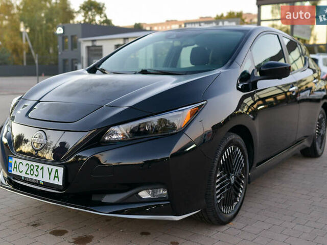 Черный Ниссан Лиф, объемом двигателя 0 л и пробегом 28 тыс. км за 21000 $, фото 1 на Automoto.ua