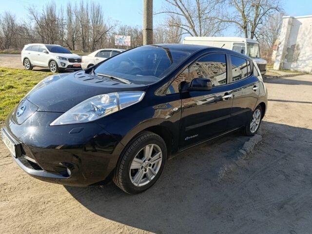 Чорний Ніссан Ліф, об'ємом двигуна 0 л та пробігом 153 тис. км за 4999 $, фото 1 на Automoto.ua