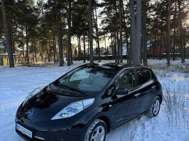 Черный Ниссан Лиф, объемом двигателя 0 л и пробегом 107 тыс. км за 3750 $, фото 1 на Automoto.ua