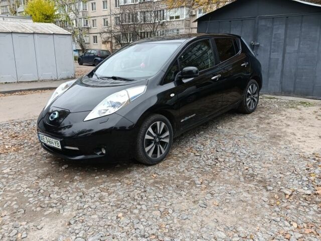 Черный Ниссан Лиф, объемом двигателя 0 л и пробегом 85 тыс. км за 8800 $, фото 1 на Automoto.ua
