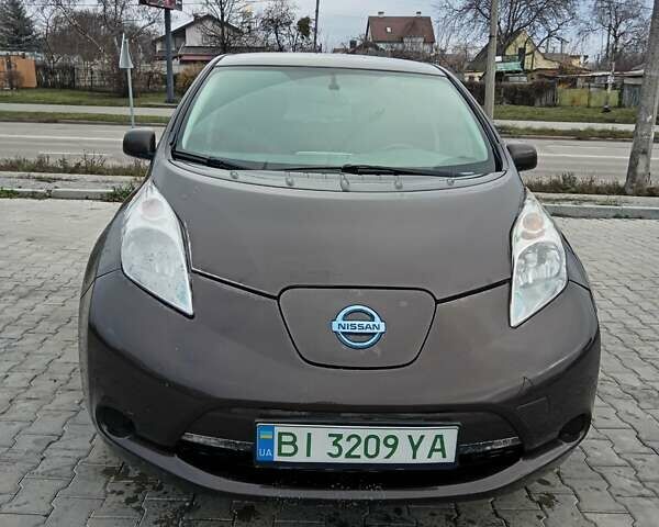 Коричневый Ниссан Лиф, объемом двигателя 0 л и пробегом 123 тыс. км за 6800 $, фото 1 на Automoto.ua