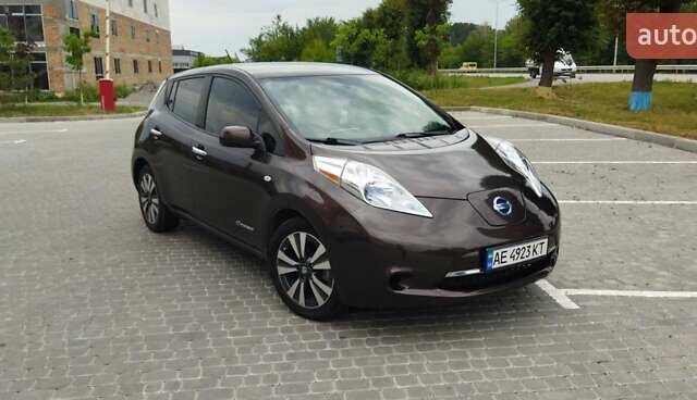 Коричневый Ниссан Лиф, объемом двигателя 0 л и пробегом 112 тыс. км за 7700 $, фото 1 на Automoto.ua