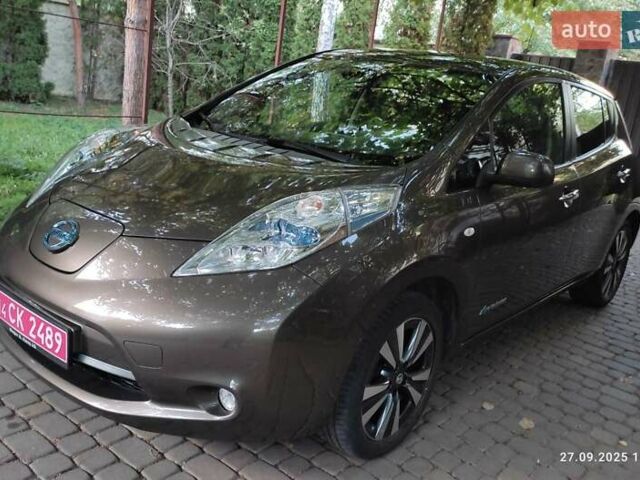 Коричневый Ниссан Лиф, объемом двигателя 0 л и пробегом 130 тыс. км за 7300 $, фото 1 на Automoto.ua