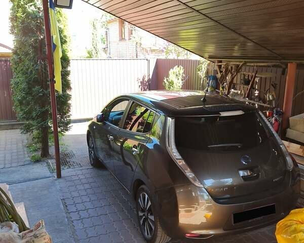 Коричневий Ніссан Ліф, об'ємом двигуна 0 л та пробігом 65 тис. км за 9999 $, фото 1 на Automoto.ua