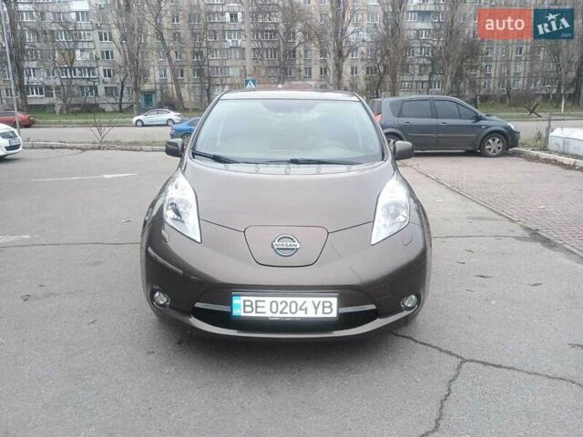 Коричневый Ниссан Лиф, объемом двигателя 0 л и пробегом 167 тыс. км за 8600 $, фото 1 на Automoto.ua