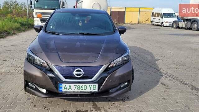 Коричневий Ніссан Ліф, об'ємом двигуна 0 л та пробігом 163 тис. км за 12000 $, фото 1 на Automoto.ua