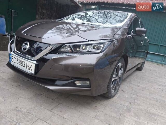 Коричневый Ниссан Лиф, объемом двигателя 0 л и пробегом 143 тыс. км за 11200 $, фото 1 на Automoto.ua