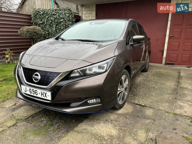 Коричневий Ніссан Ліф, об'ємом двигуна 0 л та пробігом 63 тис. км за 16892 $, фото 1 на Automoto.ua