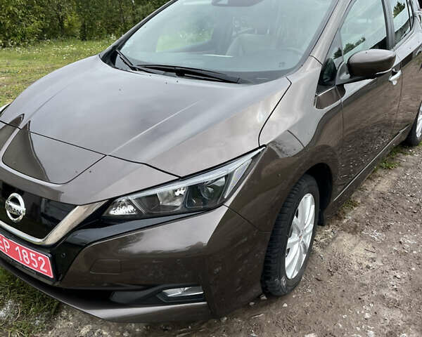 Коричневый Ниссан Лиф, объемом двигателя 0 л и пробегом 56 тыс. км за 14300 $, фото 1 на Automoto.ua