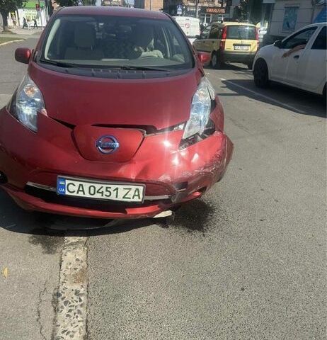 Червоний Ніссан Ліф, об'ємом двигуна 0 л та пробігом 150 тис. км за 2500 $, фото 1 на Automoto.ua