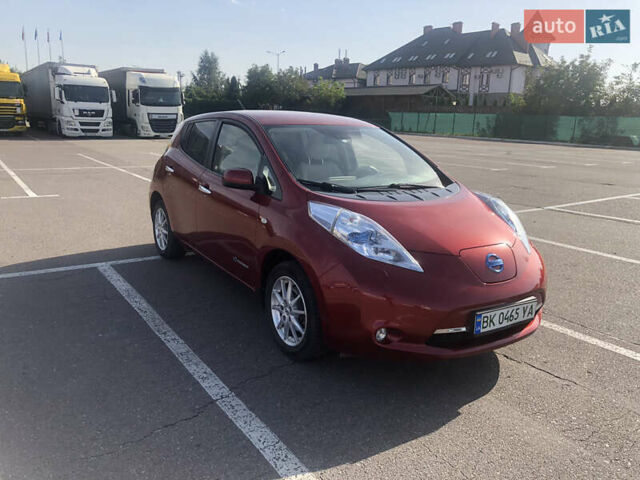 Красный Ниссан Лиф, объемом двигателя 0 л и пробегом 162 тыс. км за 5500 $, фото 1 на Automoto.ua