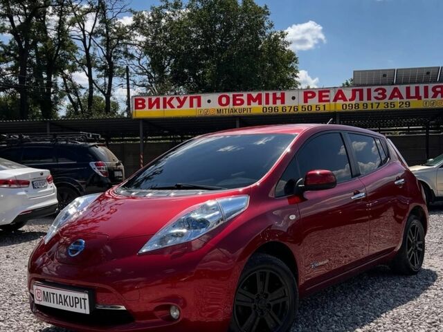 Красный Ниссан Лиф, объемом двигателя 0 л и пробегом 105 тыс. км за 6800 $, фото 1 на Automoto.ua