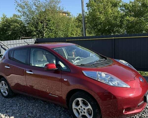 Червоний Ніссан Ліф, об'ємом двигуна 0 л та пробігом 126 тис. км за 5700 $, фото 1 на Automoto.ua