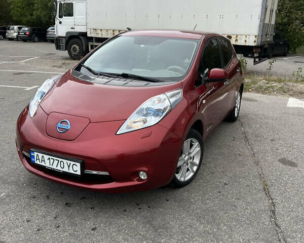 Червоний Ніссан Ліф, об'ємом двигуна 0 л та пробігом 124 тис. км за 5800 $, фото 1 на Automoto.ua