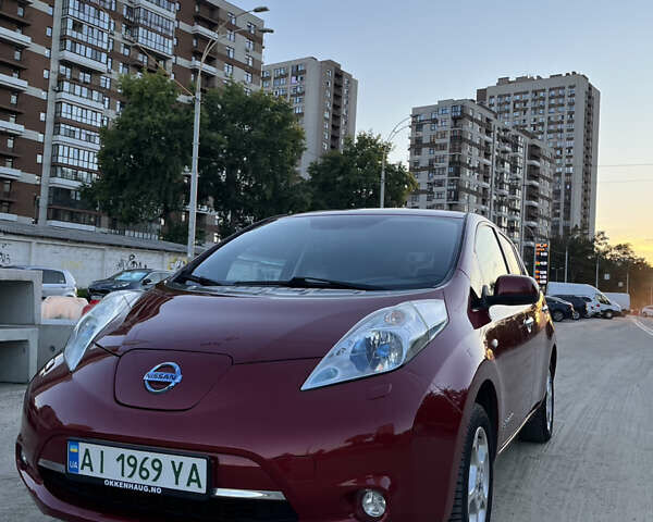 Червоний Ніссан Ліф, об'ємом двигуна 0 л та пробігом 140 тис. км за 6700 $, фото 1 на Automoto.ua
