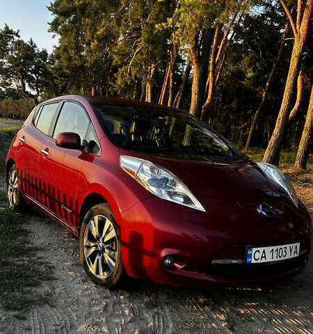 Червоний Ніссан Ліф, об'ємом двигуна 0 л та пробігом 127 тис. км за 8500 $, фото 1 на Automoto.ua