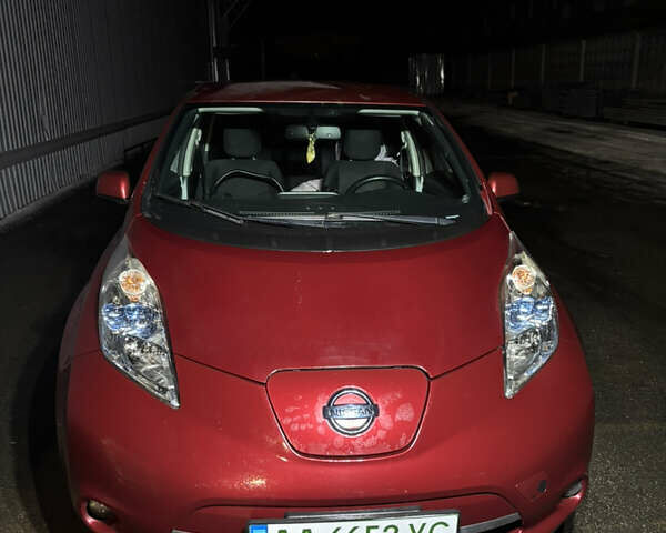 Красный Ниссан Лиф, объемом двигателя 0 л и пробегом 165 тыс. км за 6300 $, фото 1 на Automoto.ua