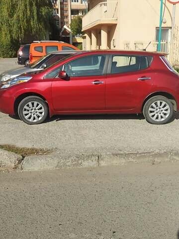 Червоний Ніссан Ліф, об'ємом двигуна 0 л та пробігом 215 тис. км за 5099 $, фото 1 на Automoto.ua