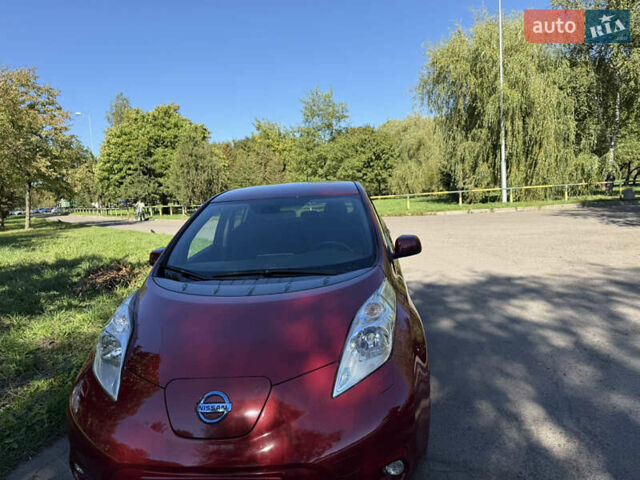 Красный Ниссан Лиф, объемом двигателя 0 л и пробегом 144 тыс. км за 6500 $, фото 1 на Automoto.ua