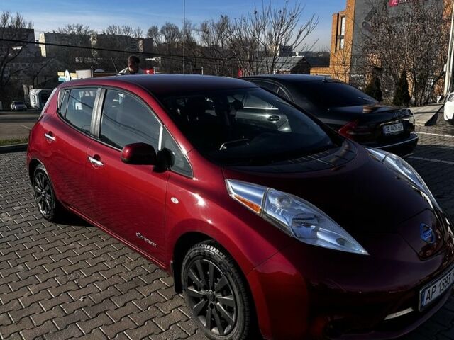 Красный Ниссан Лиф, объемом двигателя 0 л и пробегом 110 тыс. км за 6500 $, фото 1 на Automoto.ua