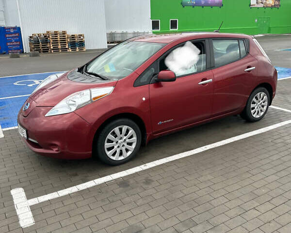 Червоний Ніссан Ліф, об'ємом двигуна 0 л та пробігом 200 тис. км за 6250 $, фото 1 на Automoto.ua