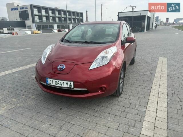 Красный Ниссан Лиф, объемом двигателя 0 л и пробегом 107 тыс. км за 5500 $, фото 1 на Automoto.ua