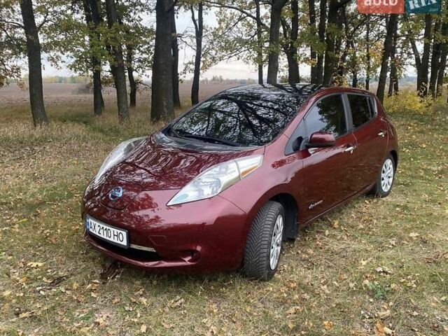 Красный Ниссан Лиф, объемом двигателя 0 л и пробегом 113 тыс. км за 6900 $, фото 1 на Automoto.ua