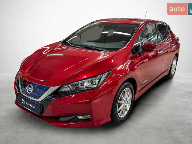 Красный Ниссан Лиф, объемом двигателя 0 л и пробегом 25 тыс. км за 8500 $, фото 1 на Automoto.ua