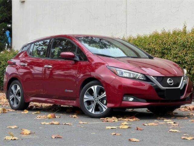 Красный Ниссан Лиф, объемом двигателя 0 л и пробегом 37 тыс. км за 3000 $, фото 1 на Automoto.ua