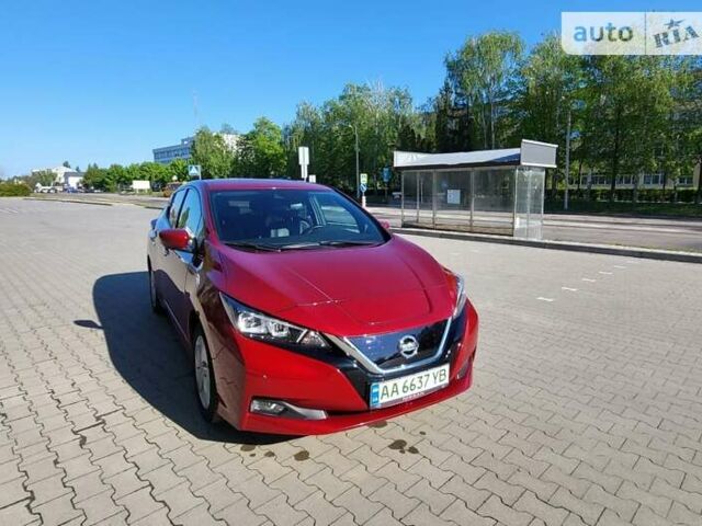 Красный Ниссан Лиф, объемом двигателя 0 л и пробегом 80 тыс. км за 12600 $, фото 1 на Automoto.ua