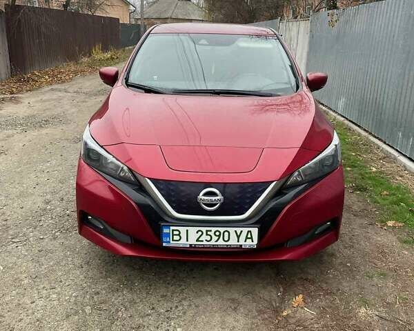 Красный Ниссан Лиф, объемом двигателя 0 л и пробегом 148 тыс. км за 12800 $, фото 1 на Automoto.ua