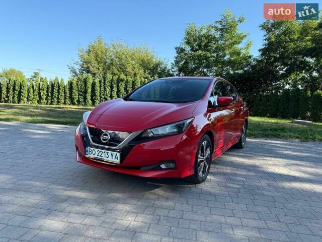 Червоний Ніссан Ліф, об'ємом двигуна 0 л та пробігом 165 тис. км за 11800 $, фото 1 на Automoto.ua