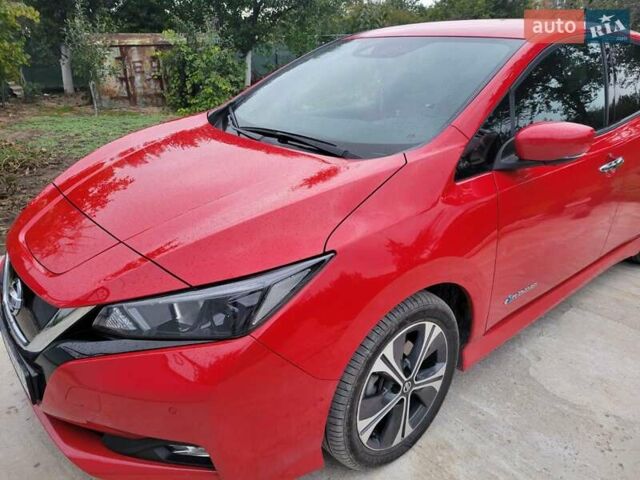Червоний Ніссан Ліф, об'ємом двигуна 0 л та пробігом 81 тис. км за 13199 $, фото 1 на Automoto.ua