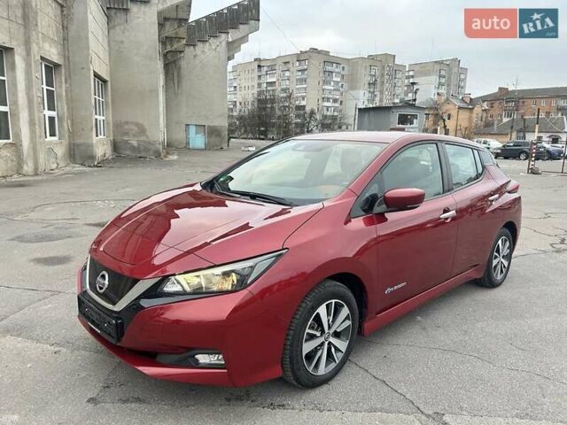 Красный Ниссан Лиф, объемом двигателя 0 л и пробегом 37 тыс. км за 14000 $, фото 1 на Automoto.ua