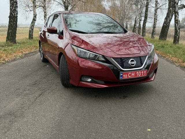 Красный Ниссан Лиф, объемом двигателя 4 л и пробегом 29 тыс. км за 12300 $, фото 1 на Automoto.ua