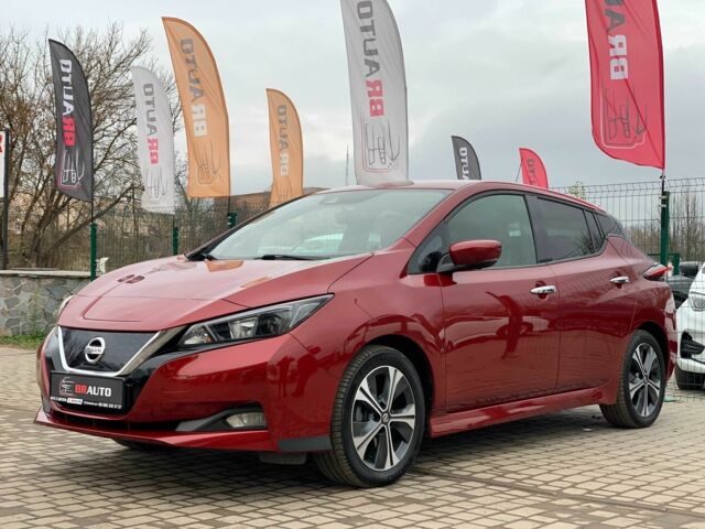 Красный Ниссан Лиф, объемом двигателя 0 л и пробегом 81 тыс. км за 14199 $, фото 1 на Automoto.ua