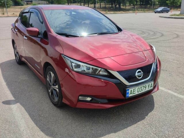 Червоний Ніссан Ліф, об'ємом двигуна 0 л та пробігом 215 тис. км за 11100 $, фото 1 на Automoto.ua