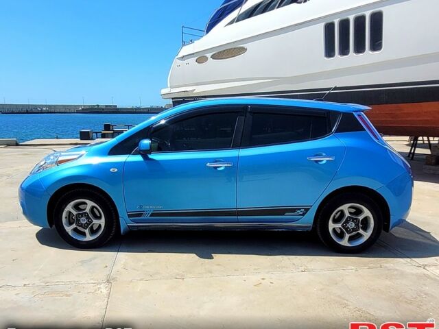 Ниссан Лиф, объемом двигателя 80 л и пробегом 220 тыс. км за 6000 $, фото 1 на Automoto.ua