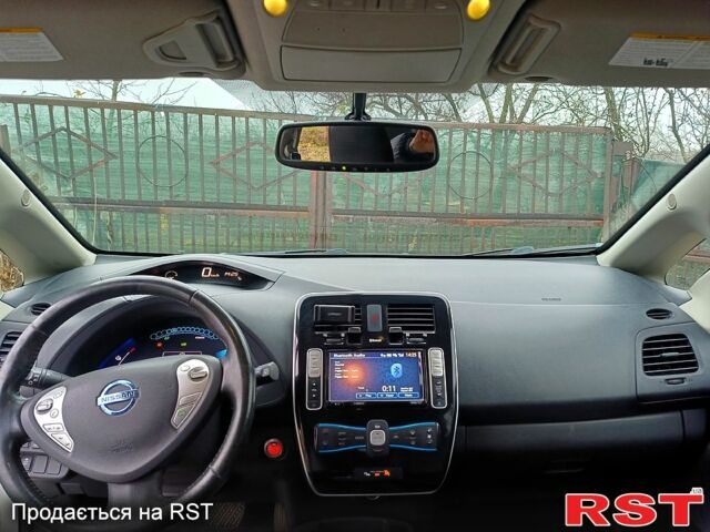Ниссан Лиф, объемом двигателя 80 л и пробегом 170 тыс. км за 6500 $, фото 1 на Automoto.ua