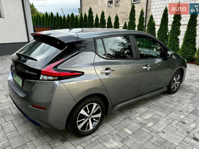 Ниссан Лиф, объемом двигателя 0 л и пробегом 666 тыс. км за 10000 $, фото 1 на Automoto.ua