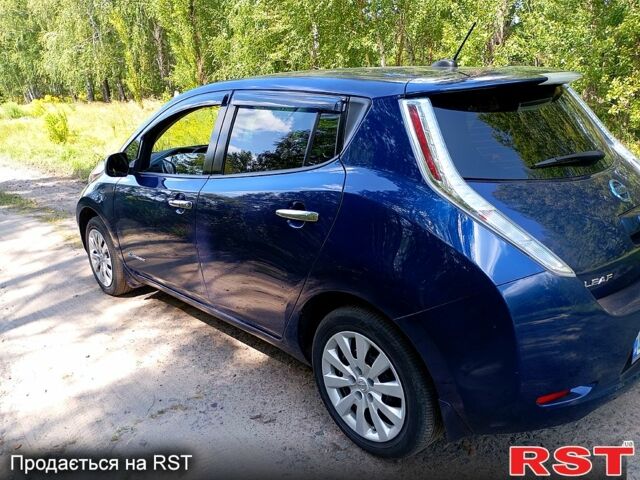 Ниссан Лиф, объемом двигателя 80 л и пробегом 105 тыс. км за 9750 $, фото 1 на Automoto.ua