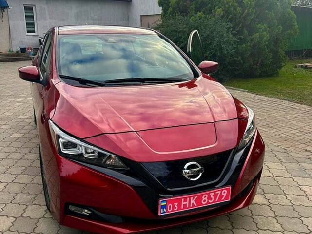 Ниссан Лиф, объемом двигателя 0.15 л и пробегом 130 тыс. км за 11111 $, фото 1 на Automoto.ua