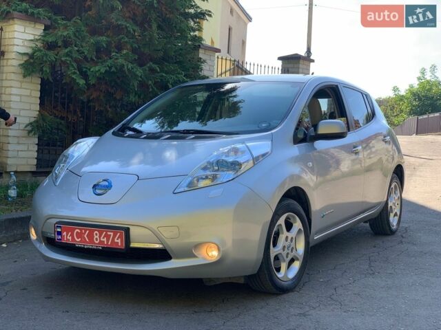 Сірий Ніссан Ліф, об'ємом двигуна 0 л та пробігом 125 тис. км за 5300 $, фото 1 на Automoto.ua