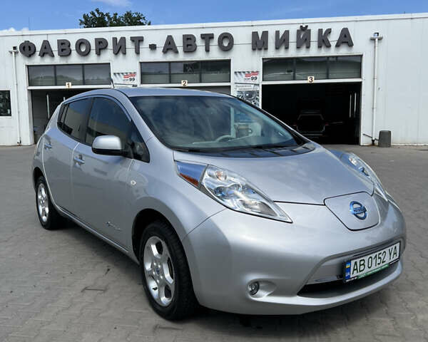 Серый Ниссан Лиф, объемом двигателя 0 л и пробегом 99 тыс. км за 9600 $, фото 1 на Automoto.ua