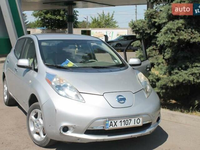 Серый Ниссан Лиф, объемом двигателя 0 л и пробегом 124 тыс. км за 6200 $, фото 1 на Automoto.ua