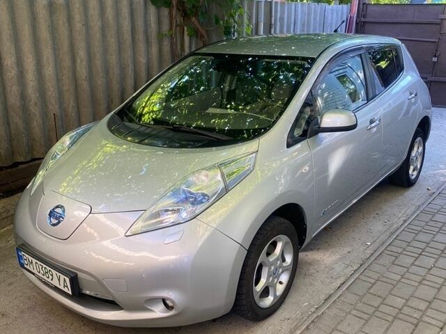 Сірий Ніссан Ліф, об'ємом двигуна 0 л та пробігом 156 тис. км за 5500 $, фото 1 на Automoto.ua