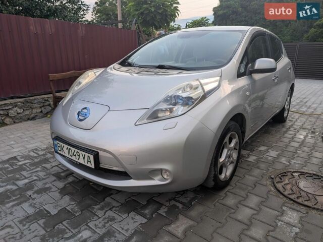 Сірий Ніссан Ліф, об'ємом двигуна 0 л та пробігом 187 тис. км за 4500 $, фото 1 на Automoto.ua