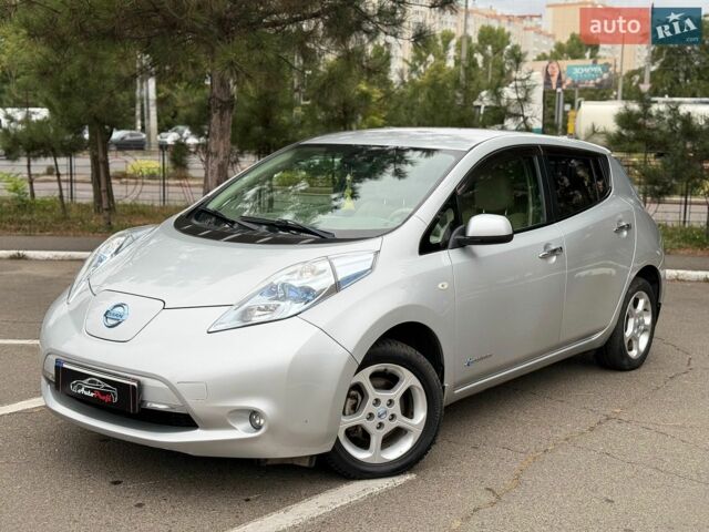Серый Ниссан Лиф, объемом двигателя 0 л и пробегом 68 тыс. км за 5950 $, фото 1 на Automoto.ua