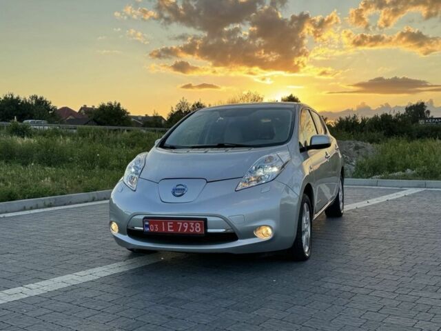 Сірий Ніссан Ліф, об'ємом двигуна 0 л та пробігом 100 тис. км за 4999 $, фото 1 на Automoto.ua